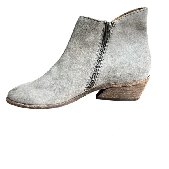 FRYE GRAY SUEDE ANKLE BOOTIES NEVER WORN - Picture 5 of 7